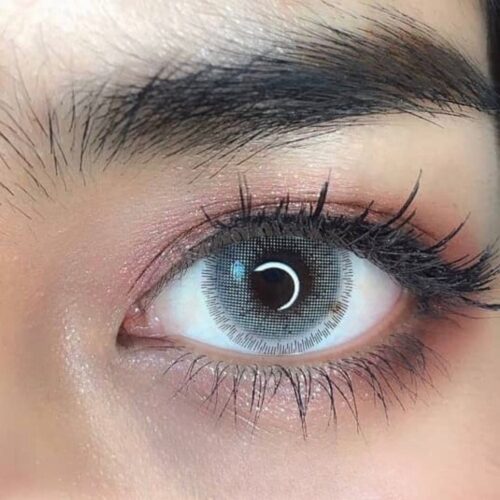 Kitty Kawaii Je t'aime Gray monthly colored contacts for dark eyes offer a cute gray tone that enhances your eyes with a soft and charming finish.