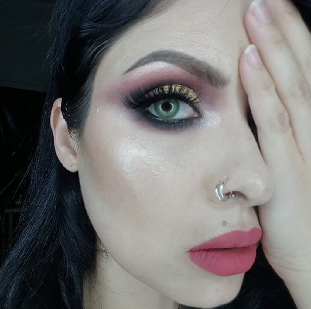 Pitchy Batis Green Monthly Colored Contacts - Image 3