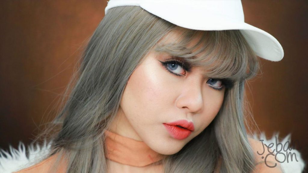 Pitchy Spatax Gray Monthly Colored Contacts - Image 11
