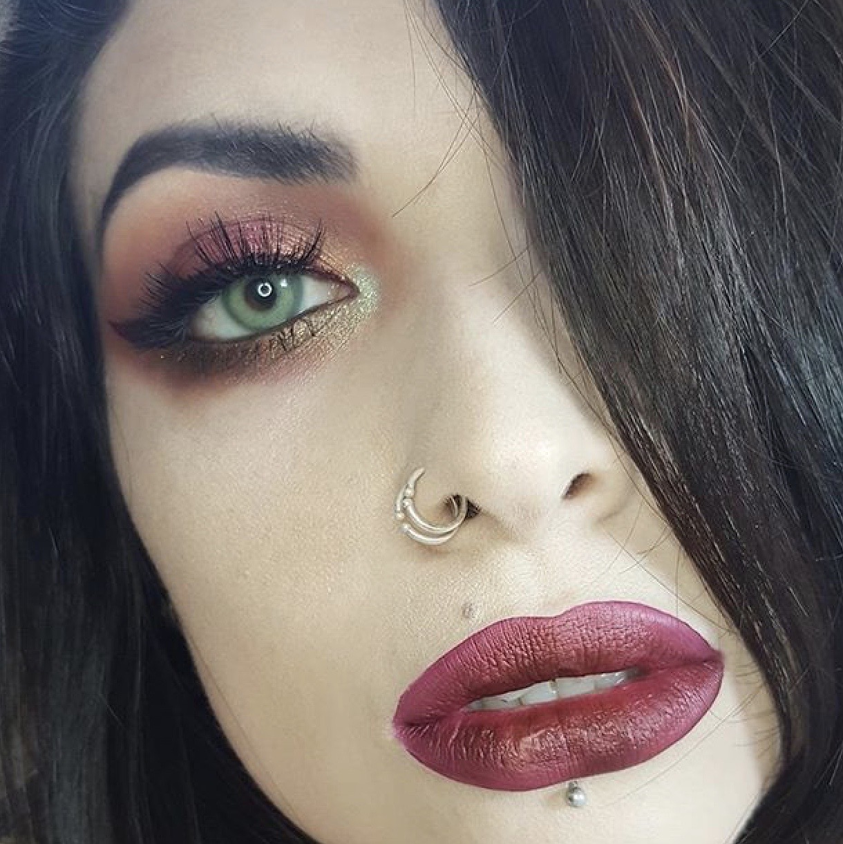 Pitchy Batis Green Monthly Colored Contacts - Image 3