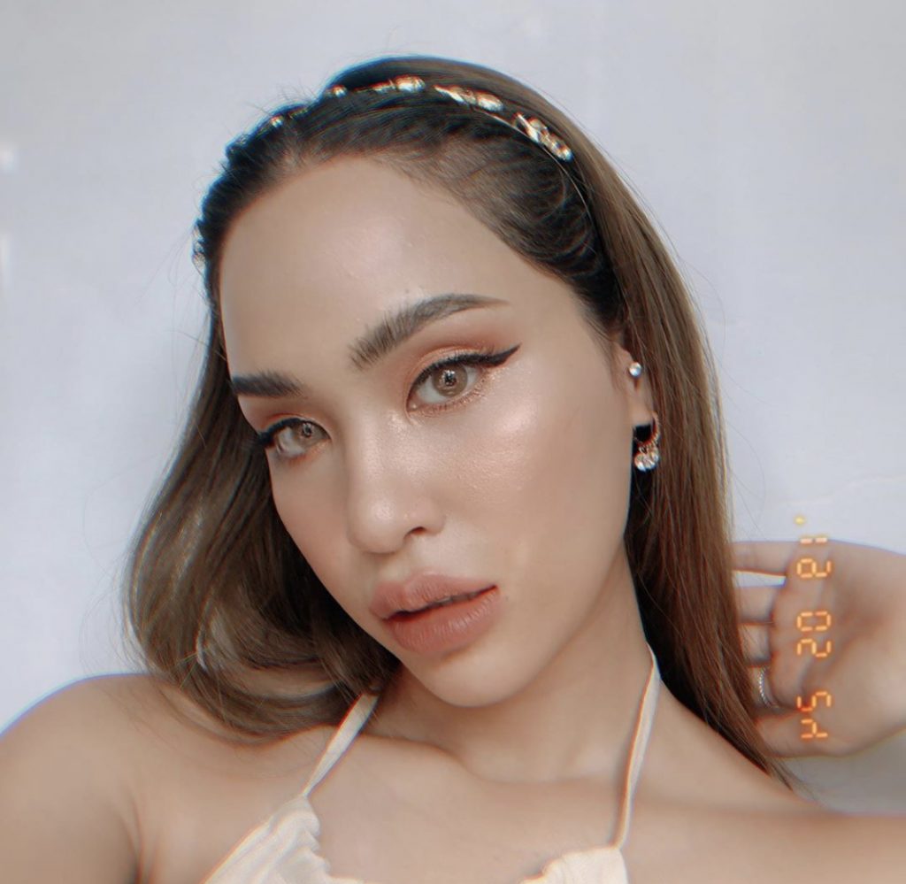 Adele Brown Monthly Colored Contacts - Image 3