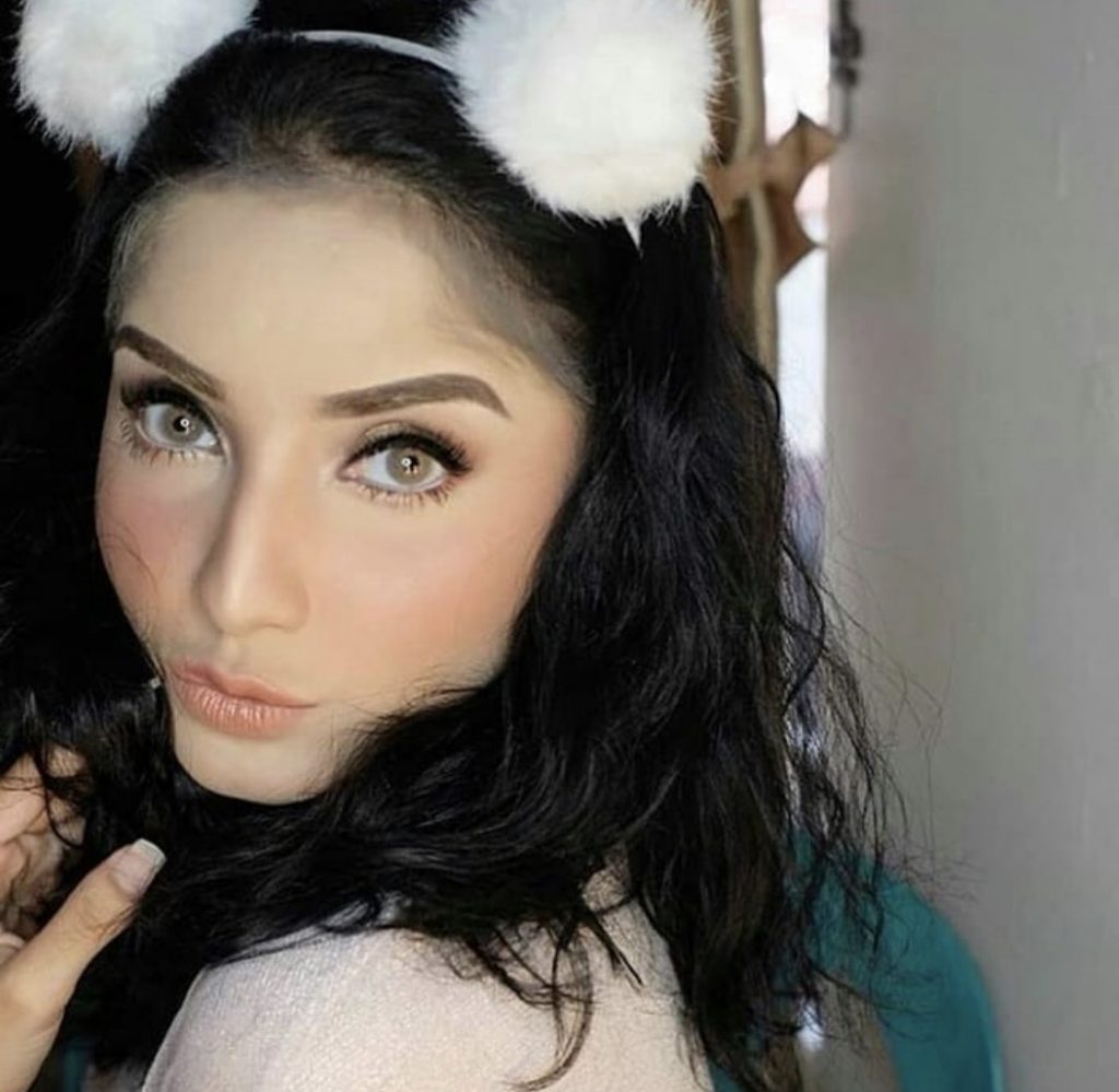Adele Brown Monthly Colored Contacts - Image 4