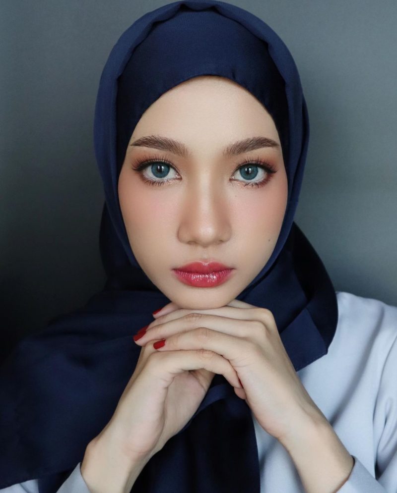 Dreamcolor Ocean Blue Monthly Colored Contacts - Image 3