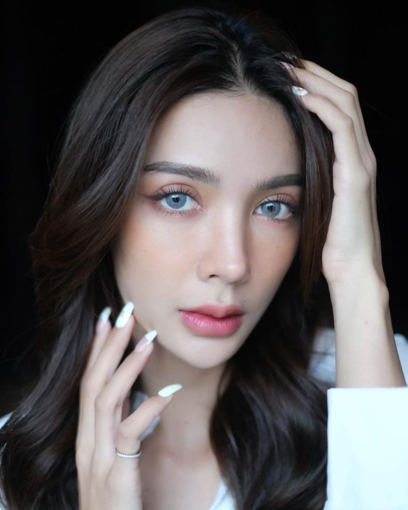 Dreamcolor Ocean Blue Monthly Colored Contacts - Image 4