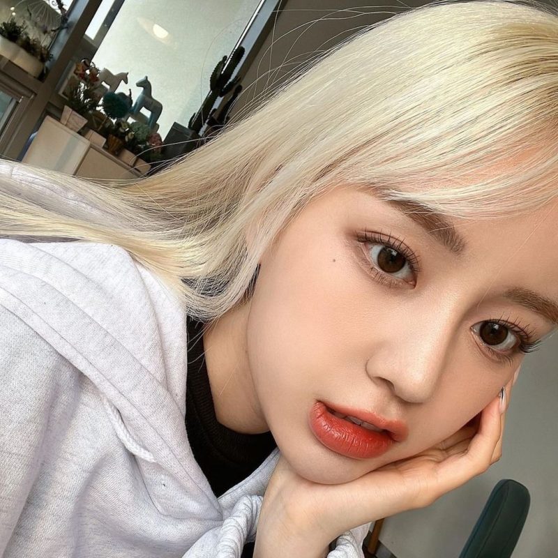 Uria Water Brown Yearly Colored Contacts - Image 3