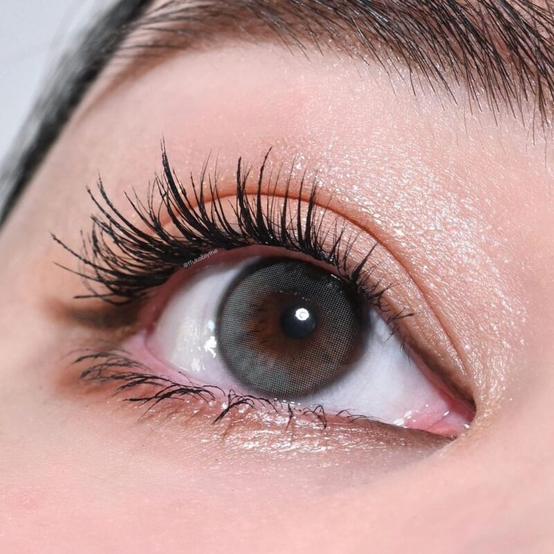 Uria Mul Gray Yearly Colored Contacts - Image 3