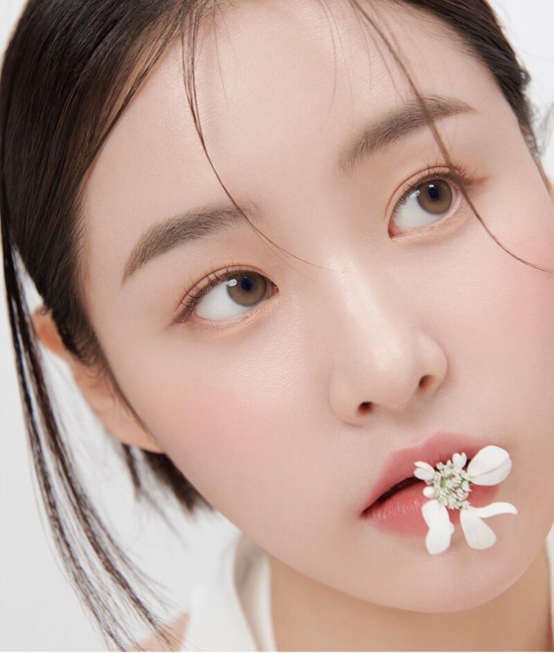 Uria Mel Beige Yearly Colored Contacts - Image 2