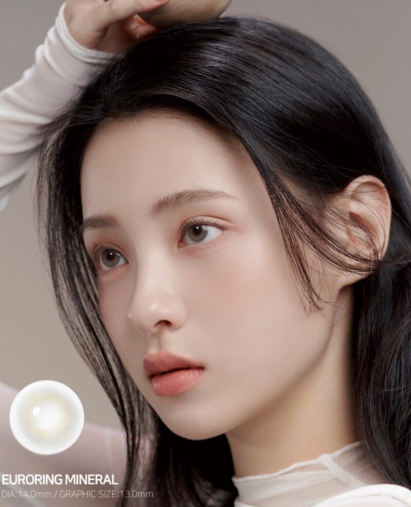 Uria Mineral Gray Yearly Colored Contacts - Image 3
