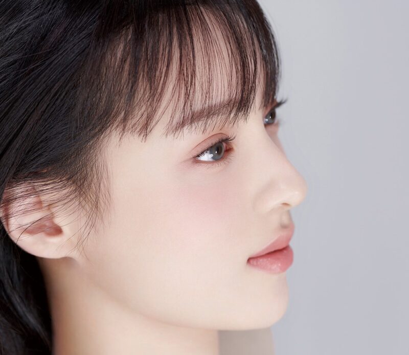 Uria Watery Gray Yearly Colored Contacts - Image 4