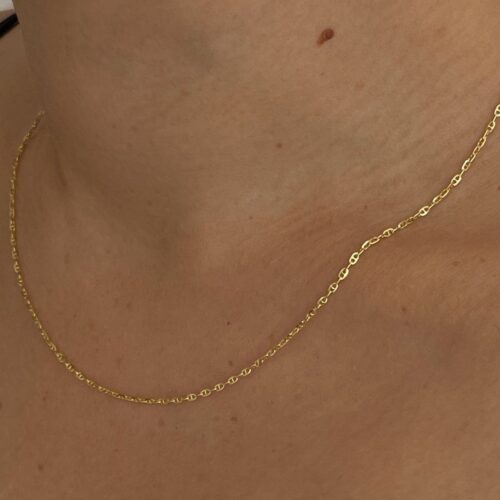 18K solid gold mariner link chain with sleek anchor-style links. A dainty, elegant necklace symbolizing strength and perfect for daily wear or pendants.