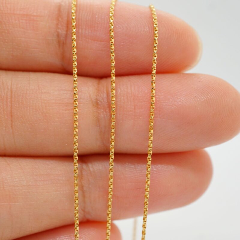 Twisted Box Chain Necklace 9K Solid Gold - Image 6