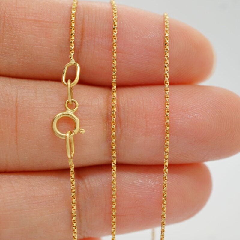 Twisted Box Chain Necklace 9K Solid Gold - Image 5