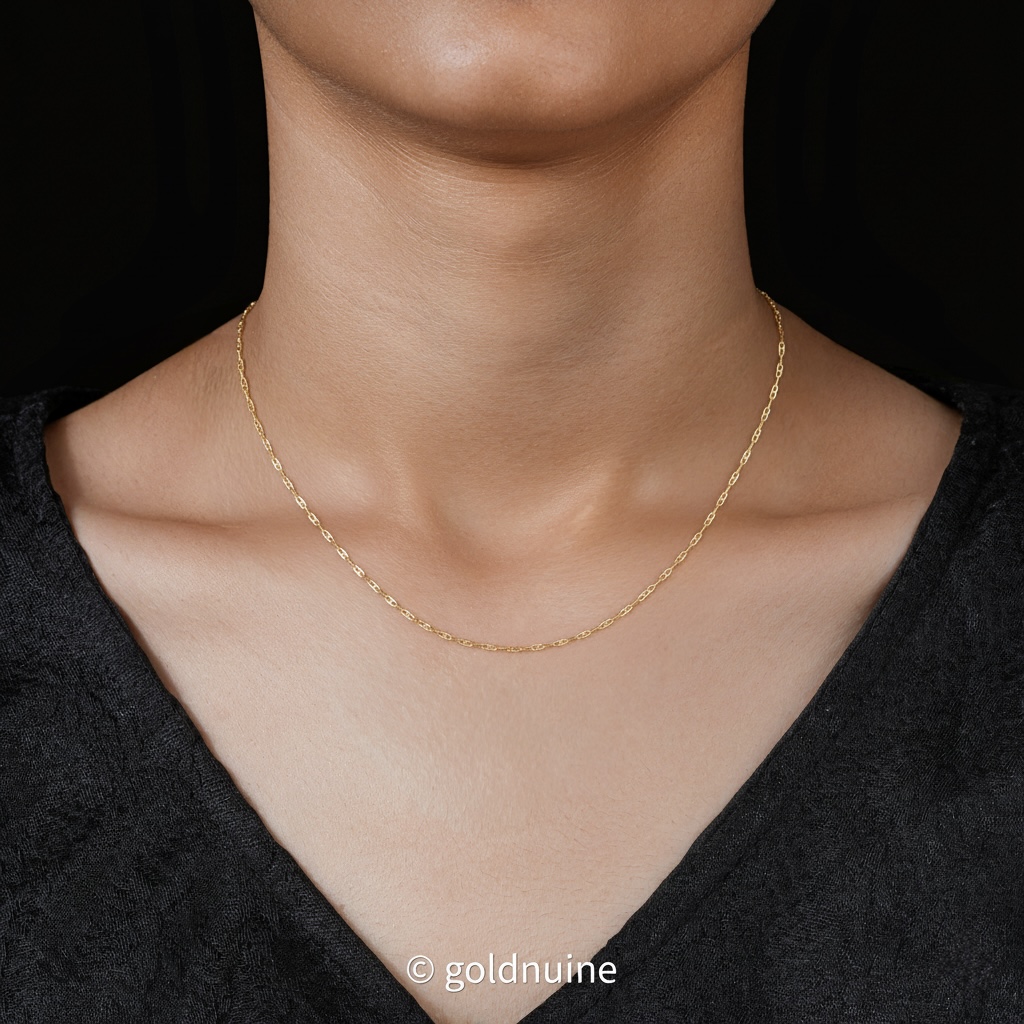 9K solid gold Gucci mariner link chain necklace in Au 375 real gold. Elegant anchor chain with polished shine, minimalist design, perfect daily wear.