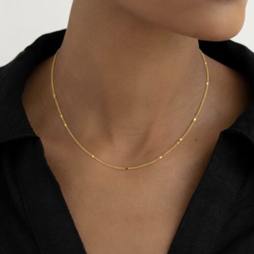 22K solid gold cloud curb chain necklace in 96.5% real gold. Elegant polished links, durable minimalist design, perfect for layering or everyday wear.