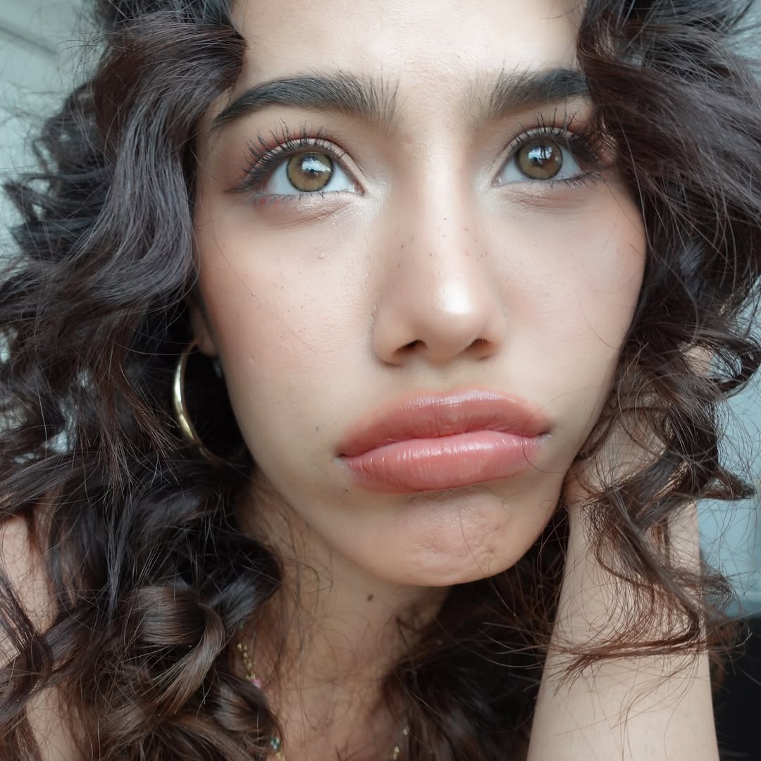 Glow Hazel Hyaluron Monthly Colored Contacts