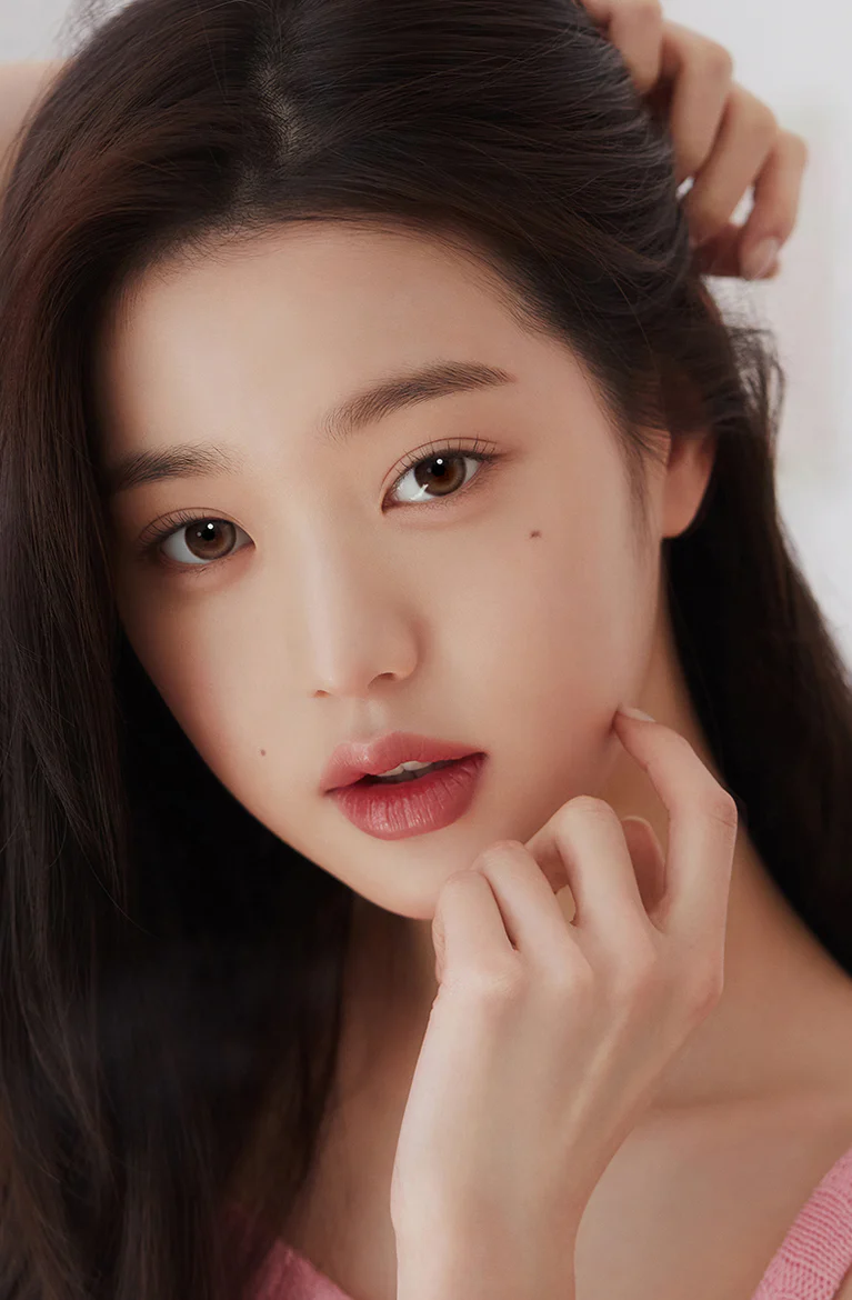 Hapakristin One and Only Beige colored contacts