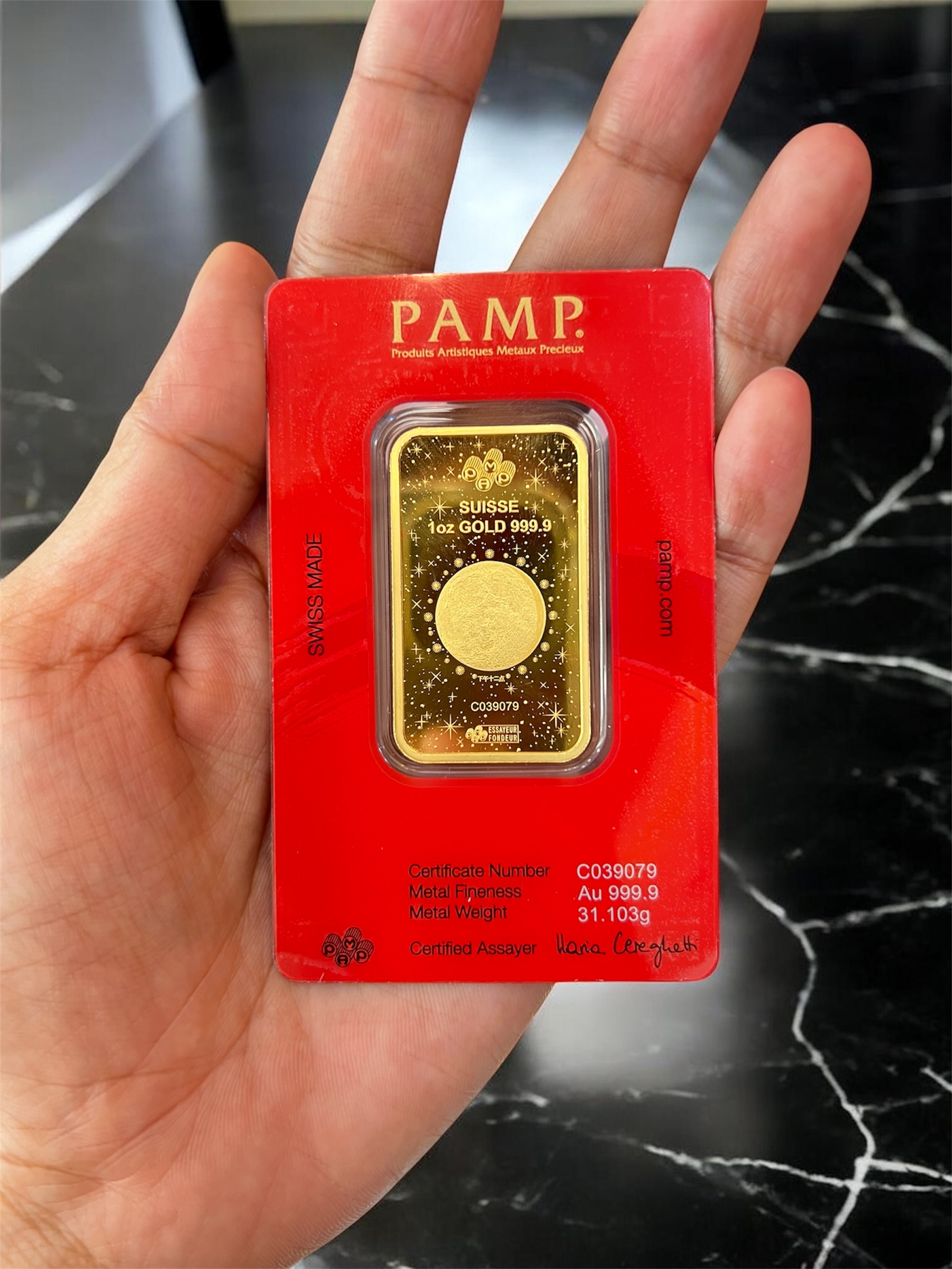 Buy authentic PAMP Suisse Lady Fortuna gold bar in 24K Au 999.9 fine gold at Goldnuine. Swiss made, CertiPAMP certified, trusted by collectors worldwide.