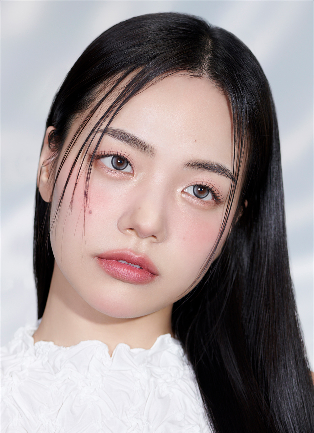 MYFiPN Polin Ash monthly colored contacts in soft ash gray. Silicone hydrogel lenses with 45% water content for comfort. Available in plano 0.00 to -8.00 prescription.