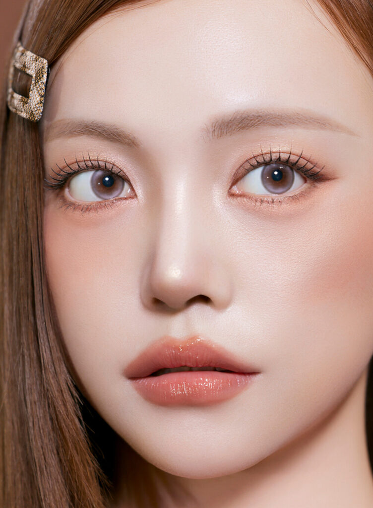 MYFiPN Mahony Mocha Ash monthly colored contacts feature a soft mocha ash tone that enhances dark eyes naturally. Available in plano & prescription (0.00 to -8.00).