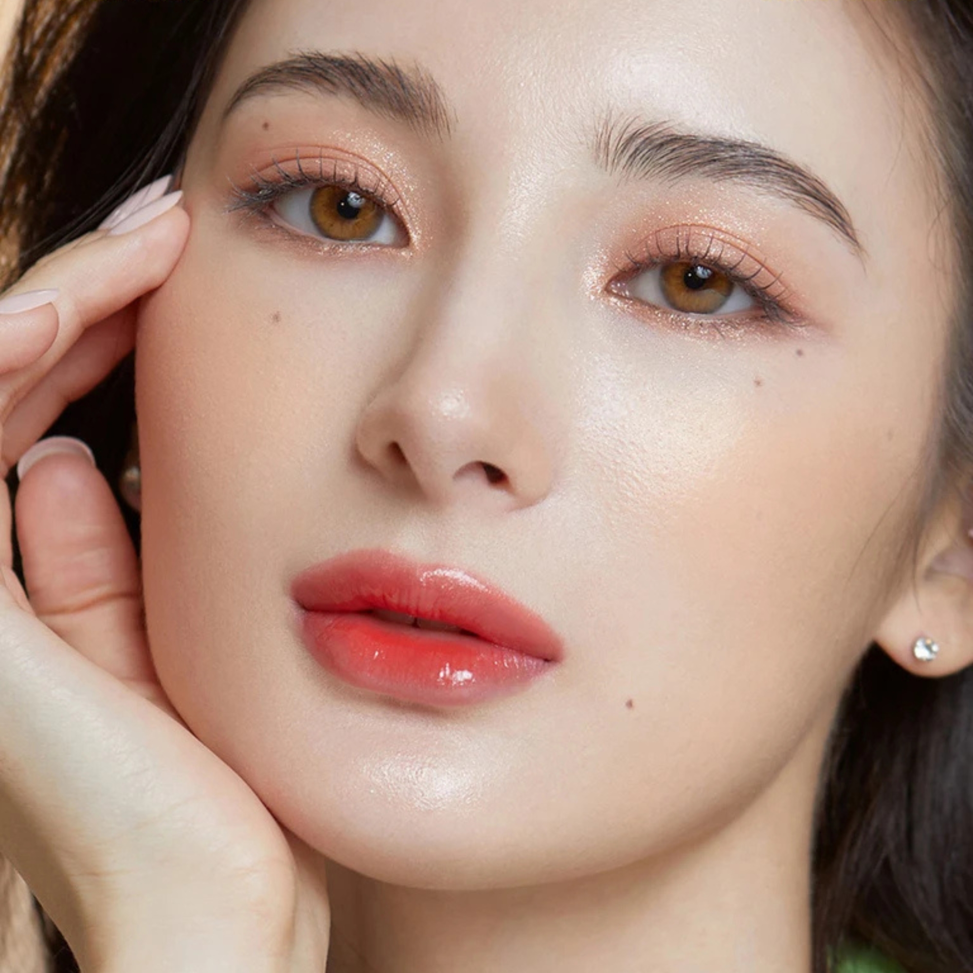 OLENS Scandi Hazel monthly colored contacts for dark eyes. Soft hazel blend, natural look, no harsh ring. Korean FDA-approved. Powers 0.00 to -8.00.