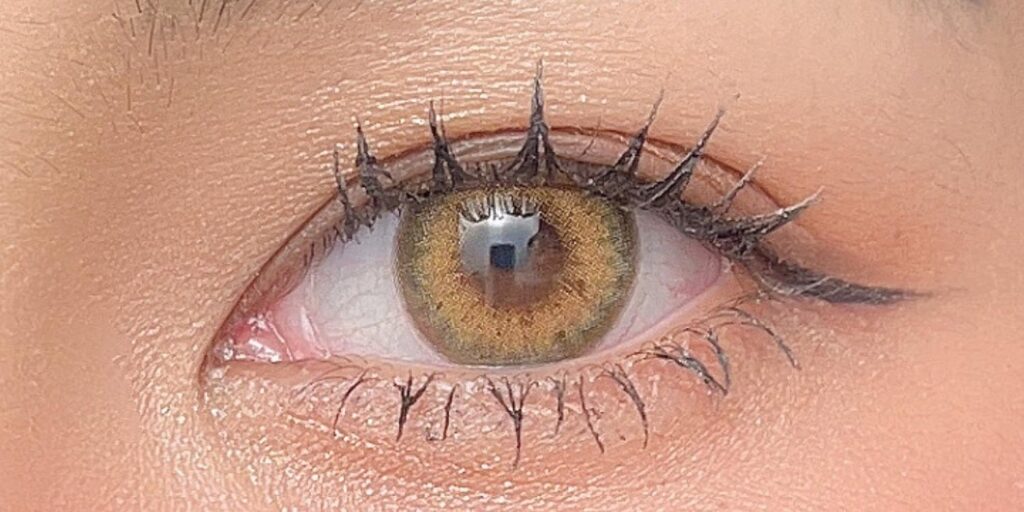 Kitty Kawaii Mondoll Green colored contacts for dark eyes offer a soft green shade that blends smoothly while adding a subtle and fresh color change. 0.00 to -10.00.