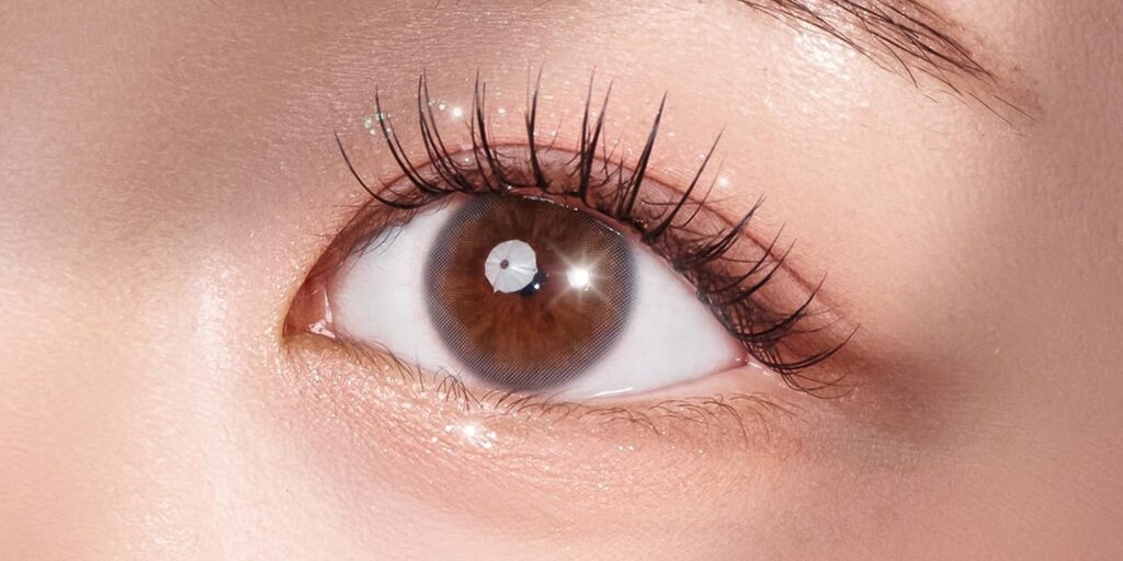 Soft colored contacts for dark eyes with lasting hydration and balanced coverage. Available in powers 0.00 to -10.00.