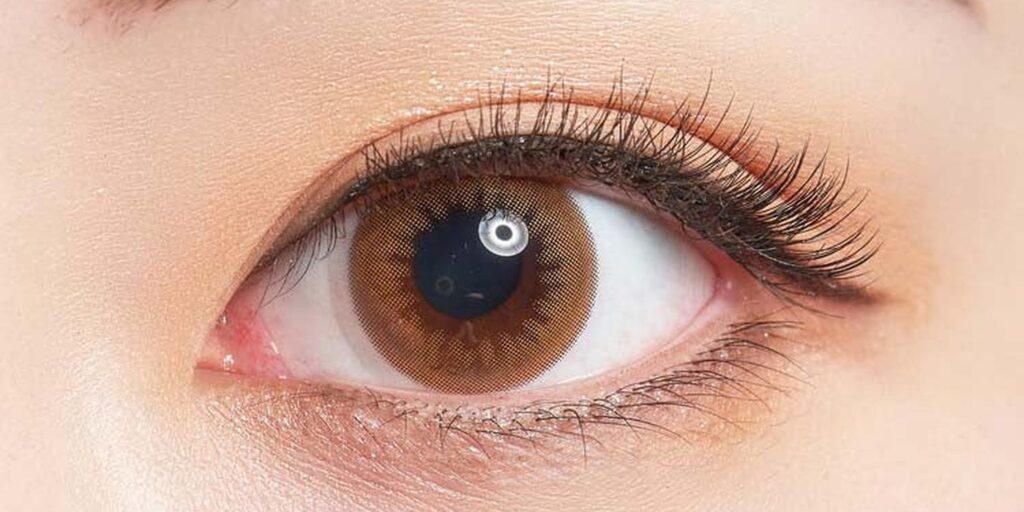Bausch & Lomb Mellow Brown Colored Contacts for Dark Eyes provide natural brown tone with hygienic daily wear and soft comfort. Clean finish. Available in powers 0.00 to -10.00.