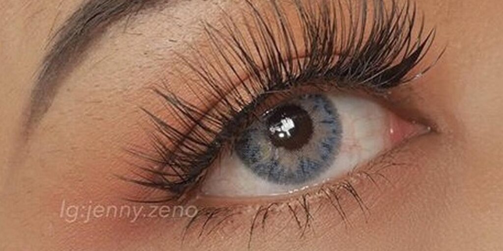 Pitchy Lamune Blue colored contacts for dark eyes feature a soft layered blend that delivers a bold blue tone with a balanced finish. 0.00 to -10.00.