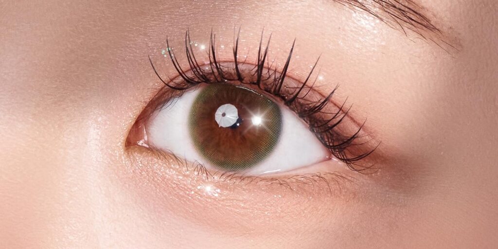 Sisse Momo Venus colored contacts for dark eyes provide a gentle tone with smooth blending and balanced coverage. The hydrating structure keeps eyes comfortable while enhancing natural beauty with a soft and refined look.