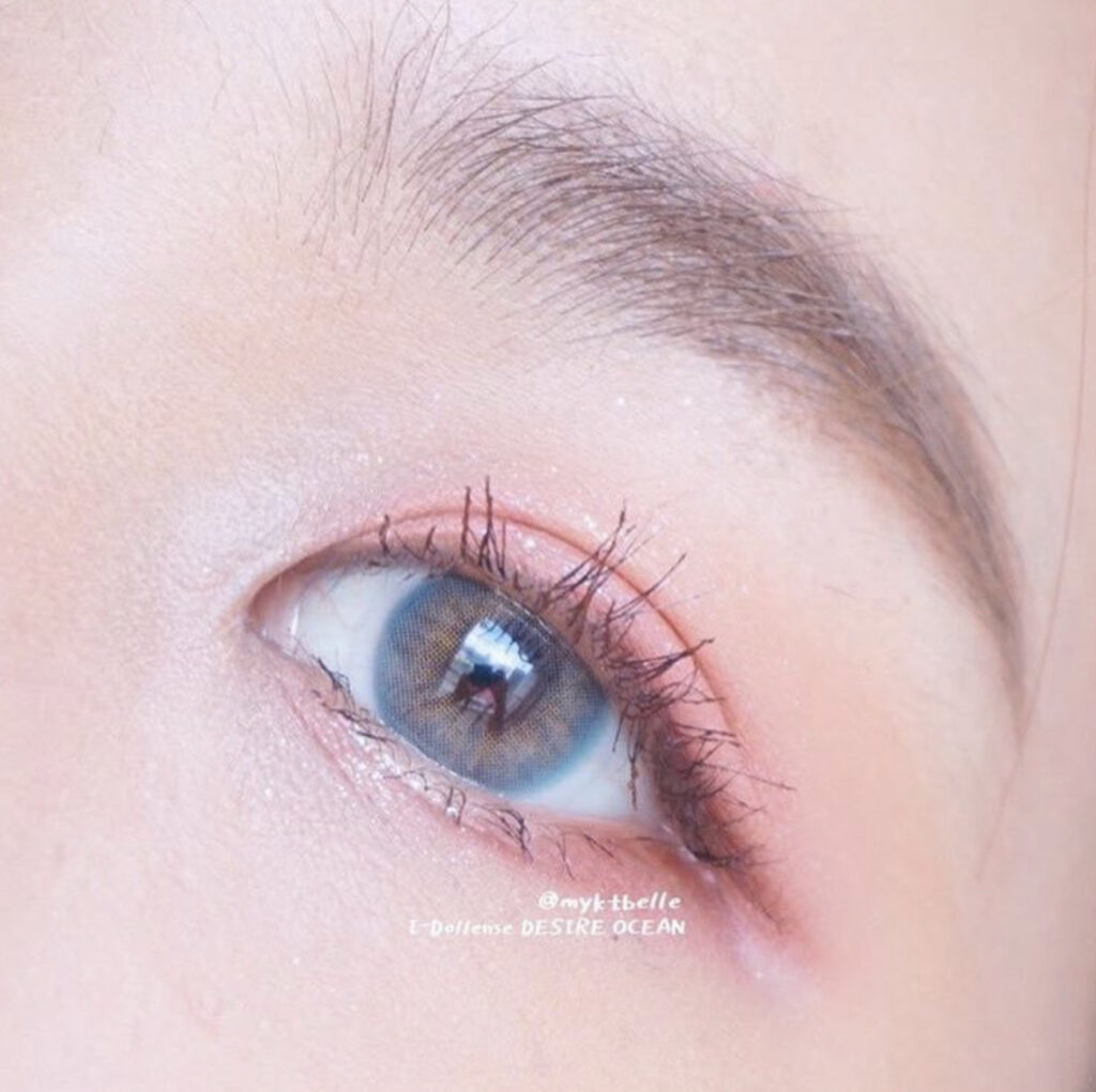 Sisse Winter Blue Colored Contacts for Dark Eyes offer soft blue tone with smooth blend and natural finish. Fresh everyday look. Available in powers 0.00 to -10.00.