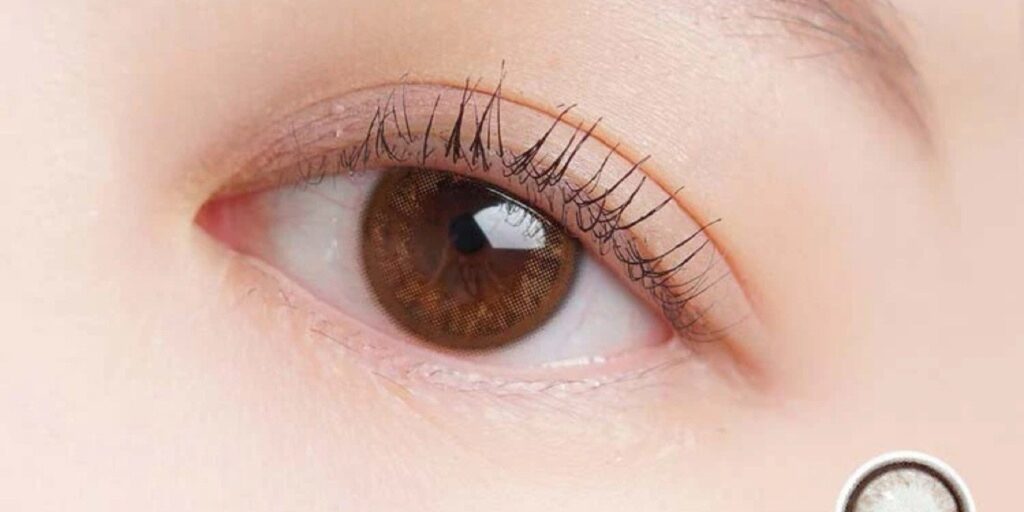 Bausch & Lomb Bambi Brown Colored Contacts for Dark Eyes offer soft brown tone with clean daily wear and easy use. Natural everyday look. Available in powers 0.00 to -10.00.