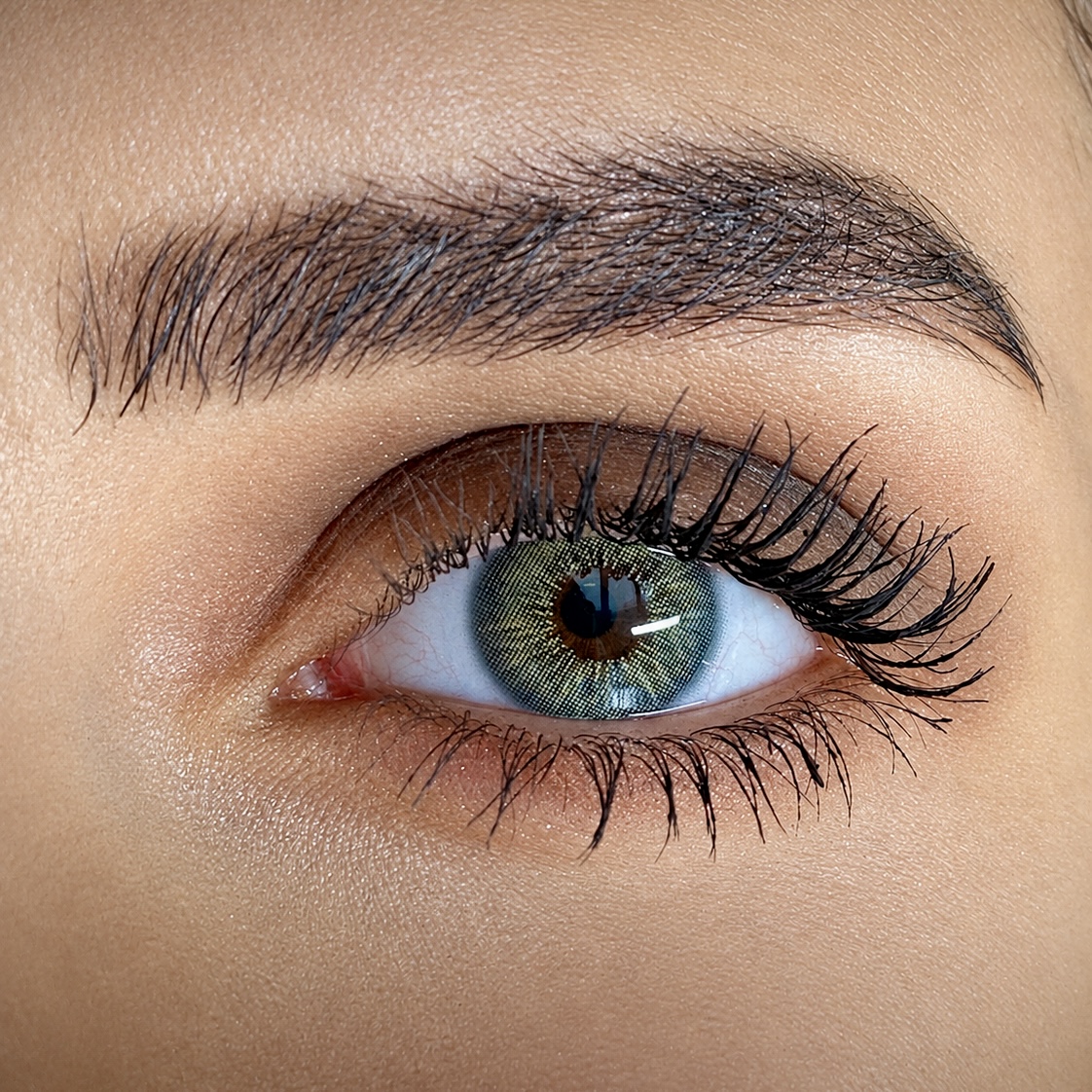Discover Matia Premium Green Yearly Colored Contacts for dark eyes. Add a distinctive green tone to your eyes with 40% water content and powers from 0.00 to -8.00.