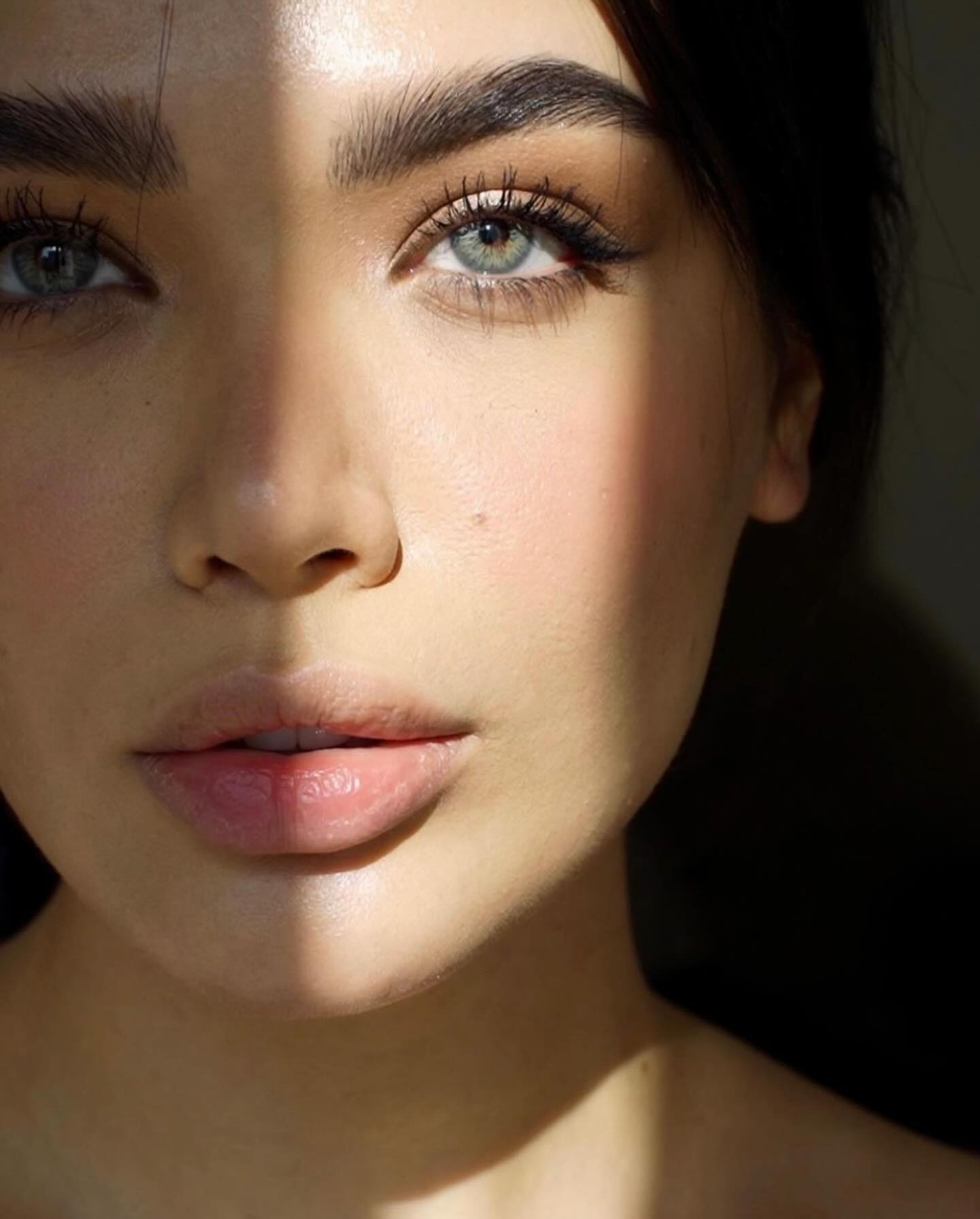 Discover Matia Premium Green Yearly Colored Contacts for dark eyes. Add a distinctive green tone to your eyes with 40% water content and powers from 0.00 to -8.00.